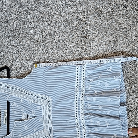 Sleeveless blouse - Picture 6 of 6